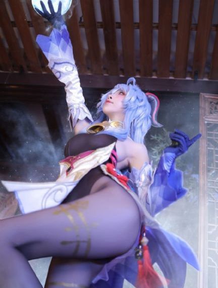 门卫老头吮她的花蒂的主演是谁
